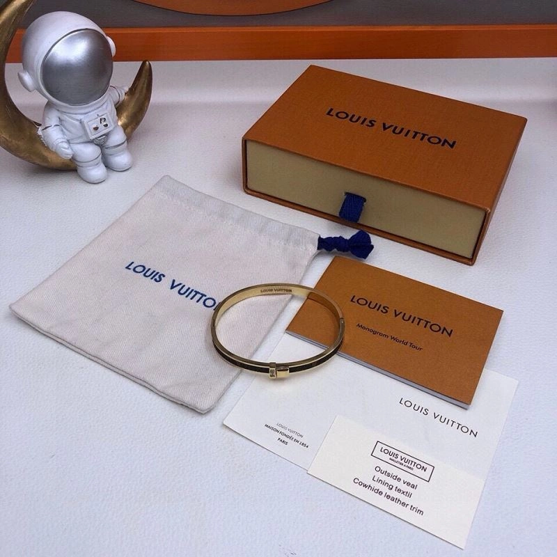 Louis Vuitton Bracelets Neat 256650