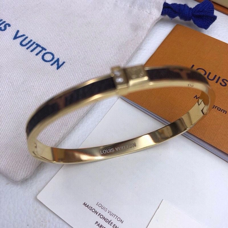 Louis Vuitton Bracelets Neat 256650