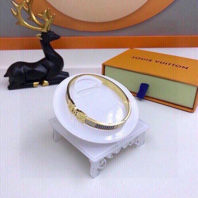 WeatherProof Louis Vuitton Bracelets 256636
