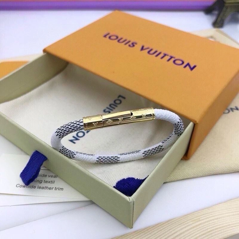 Louis Vuitton Bracelets Durable 256632