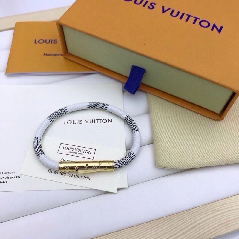 Louis Vuitton Bracelets Durable 256632