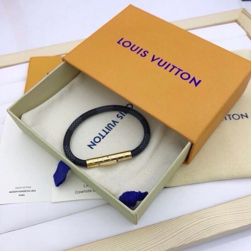 UrbanStyle Louis Vuitton Bracelets 256639