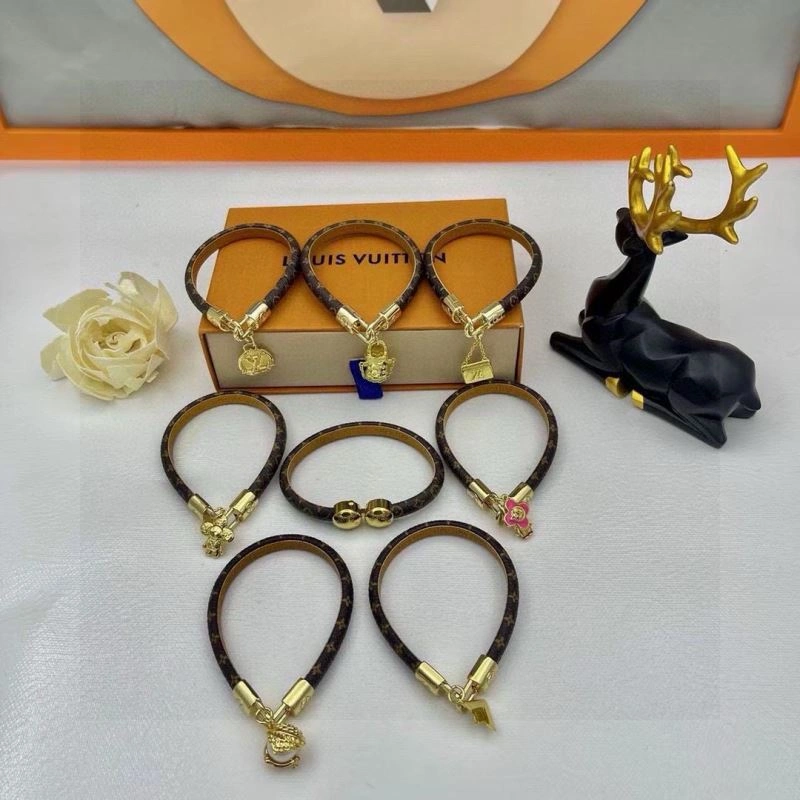Attractive Louis Vuitton Bracelets 256627