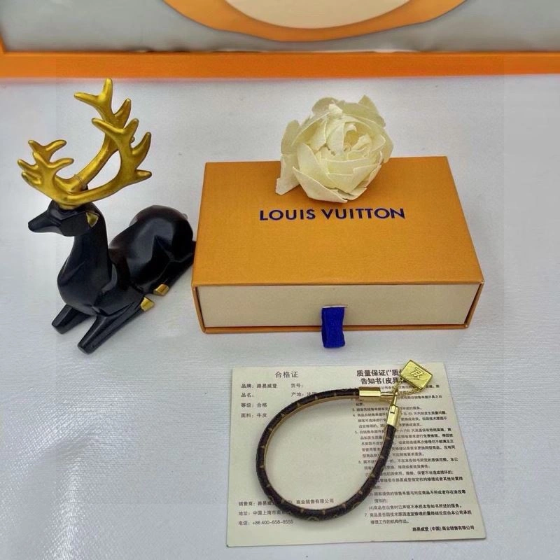 Attractive Louis Vuitton Bracelets 256627