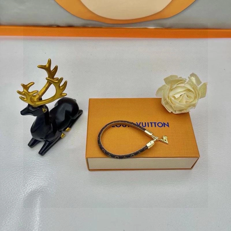 Louis Vuitton Bracelets Upgraded 256609