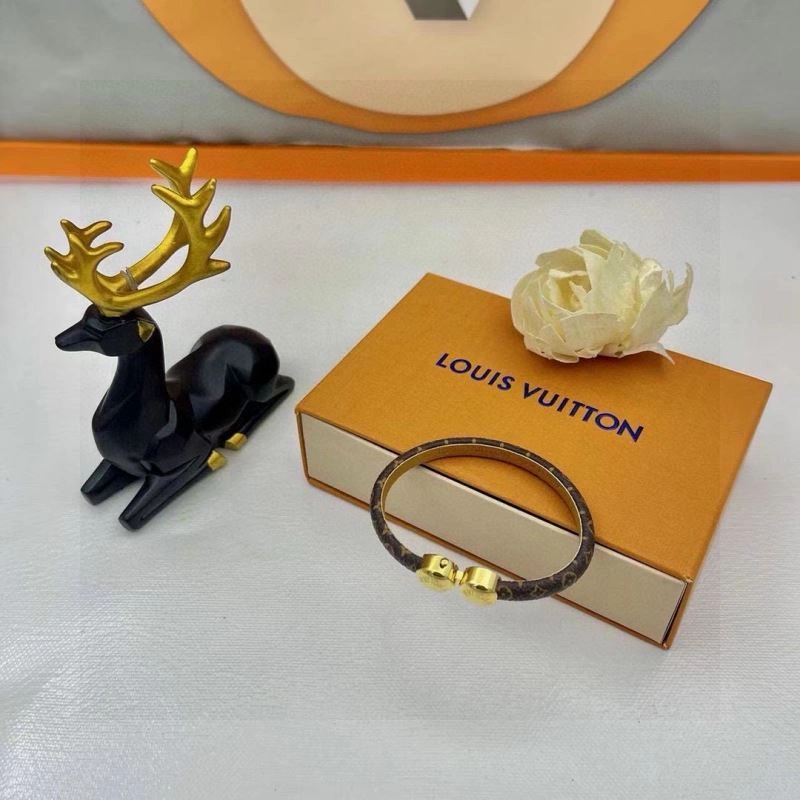 SoftTouch Louis Vuitton Bracelets 256610