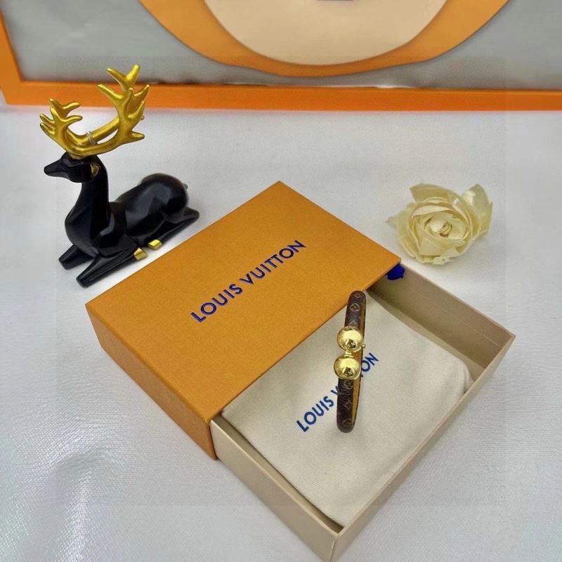 SoftTouch Louis Vuitton Bracelets 256610