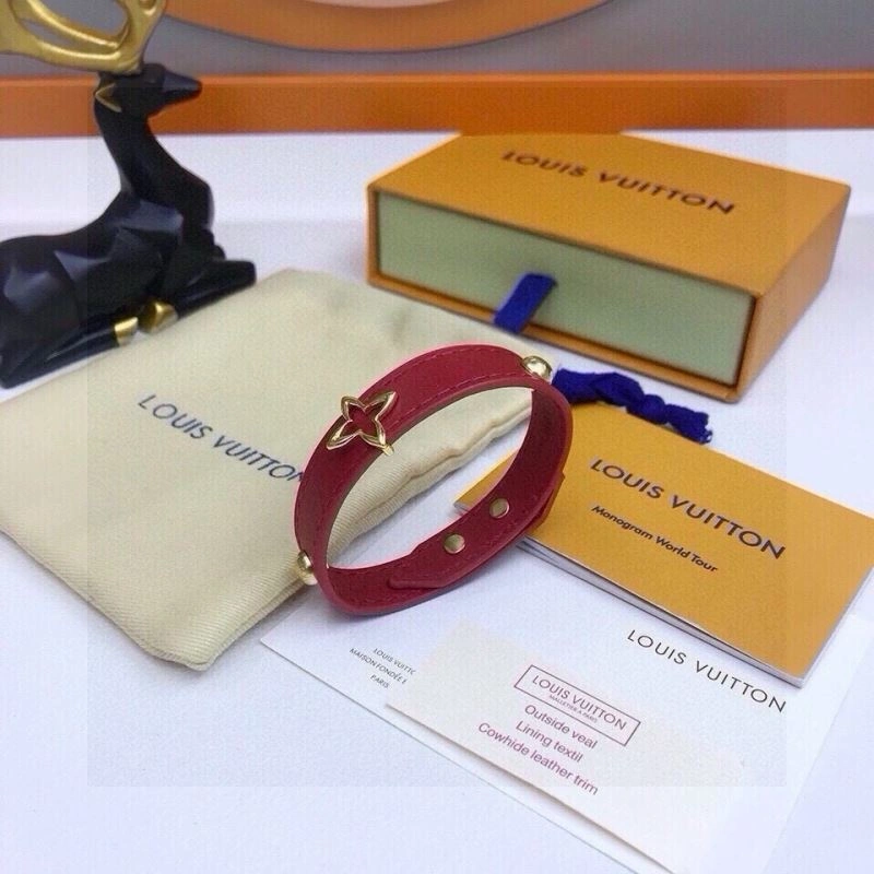 Minimalist Louis Vuitton Bracelets 256612