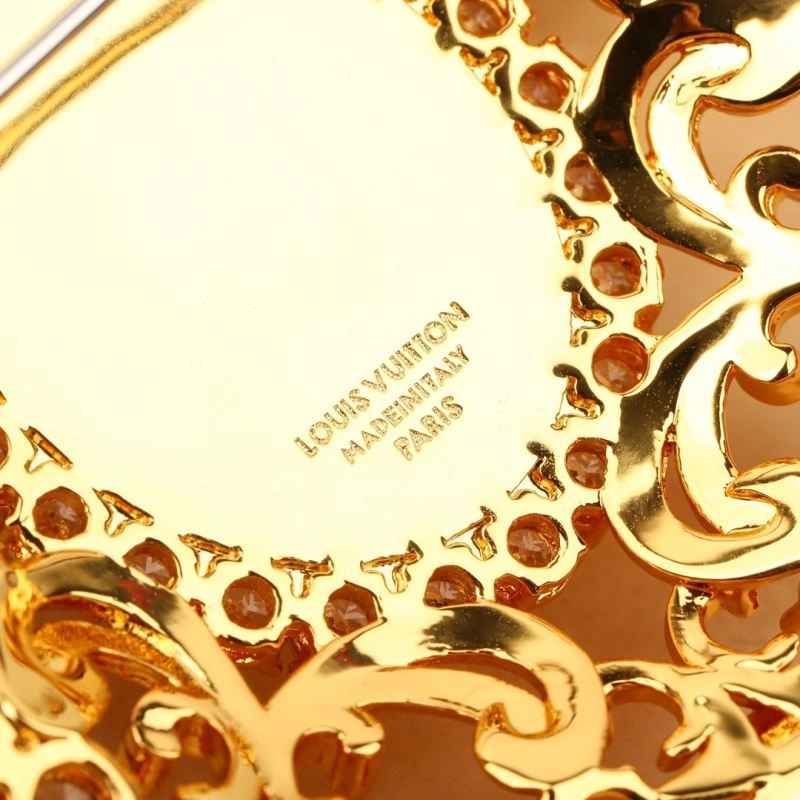 Resilient Louis Vuitton Brooches 251551