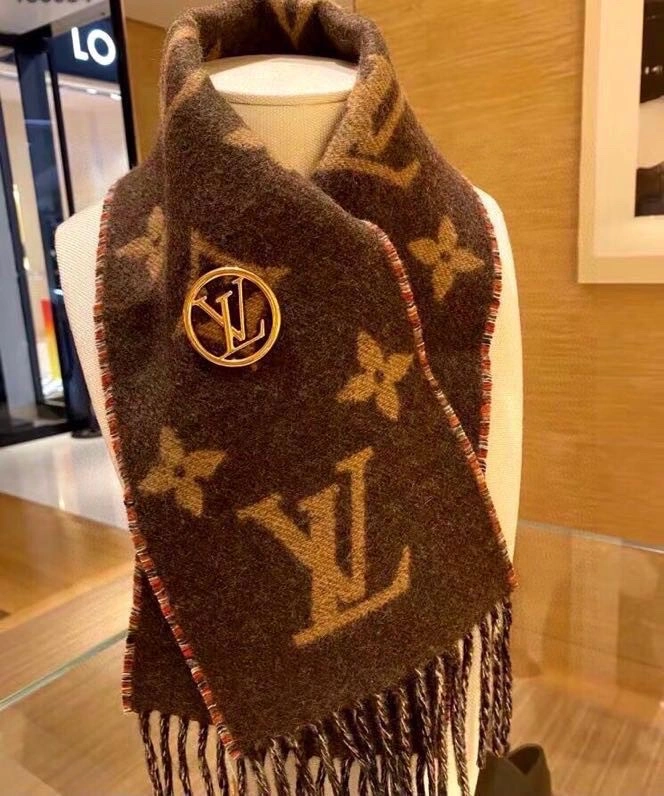 Vibrant Louis Vuitton Brooches 250676