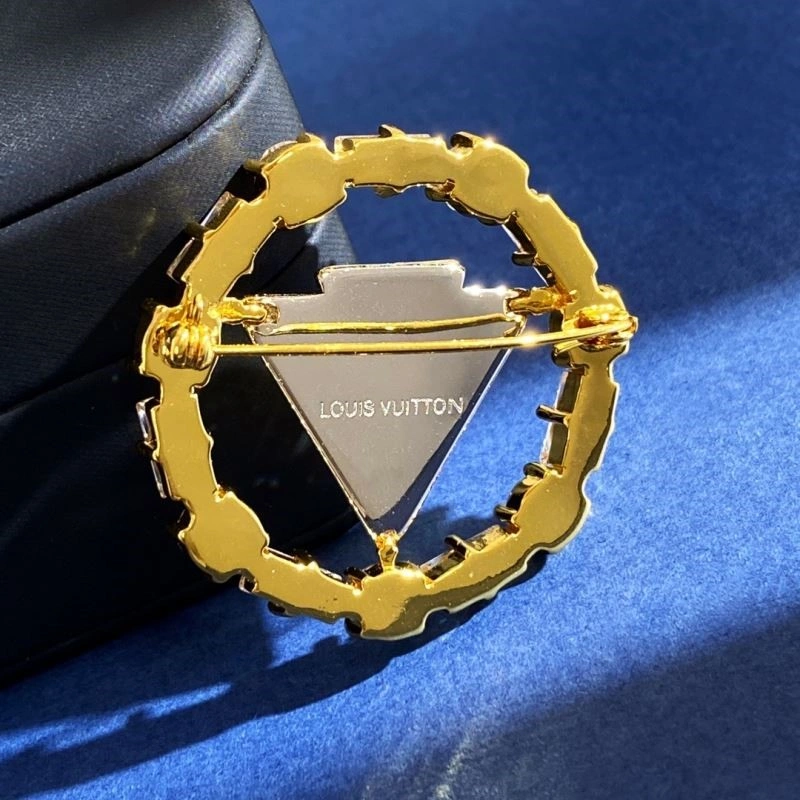 Tailored Louis Vuitton Brooches 249067