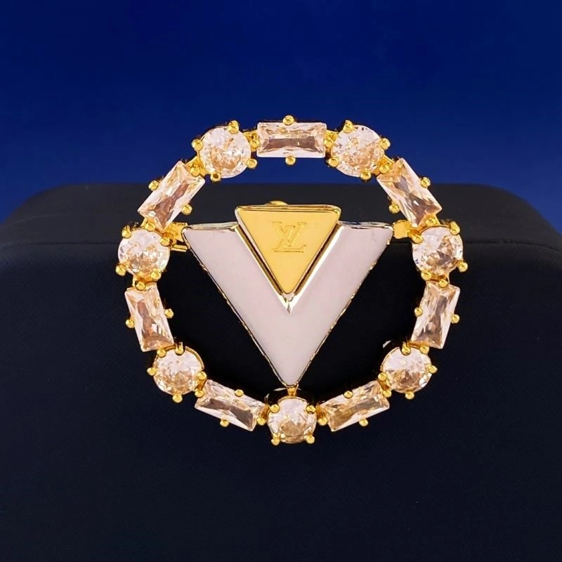 Tailored Louis Vuitton Brooches 249067