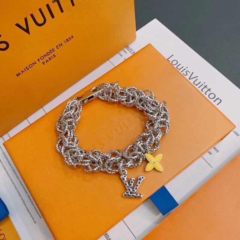 Louis Vuitton Brooches Practical 248171