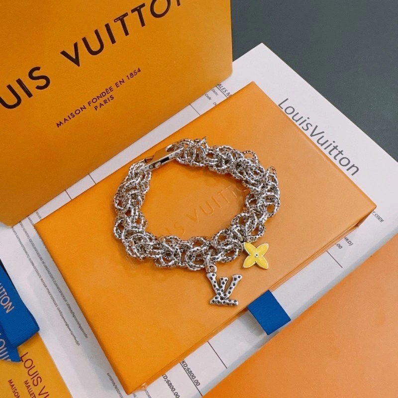 Louis Vuitton Brooches Practical 248171