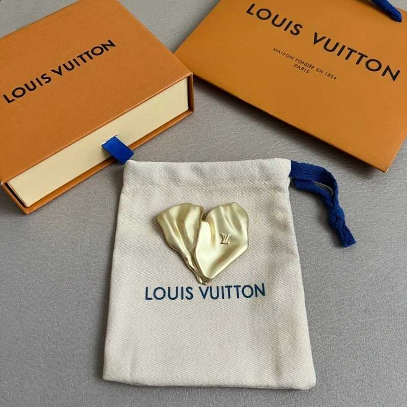 ComfortFit Louis Vuitton Brooches 248169