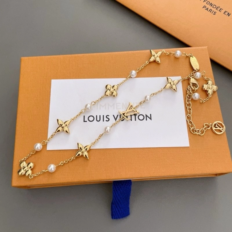 Breathable Louis Vuitton Brooches 248149