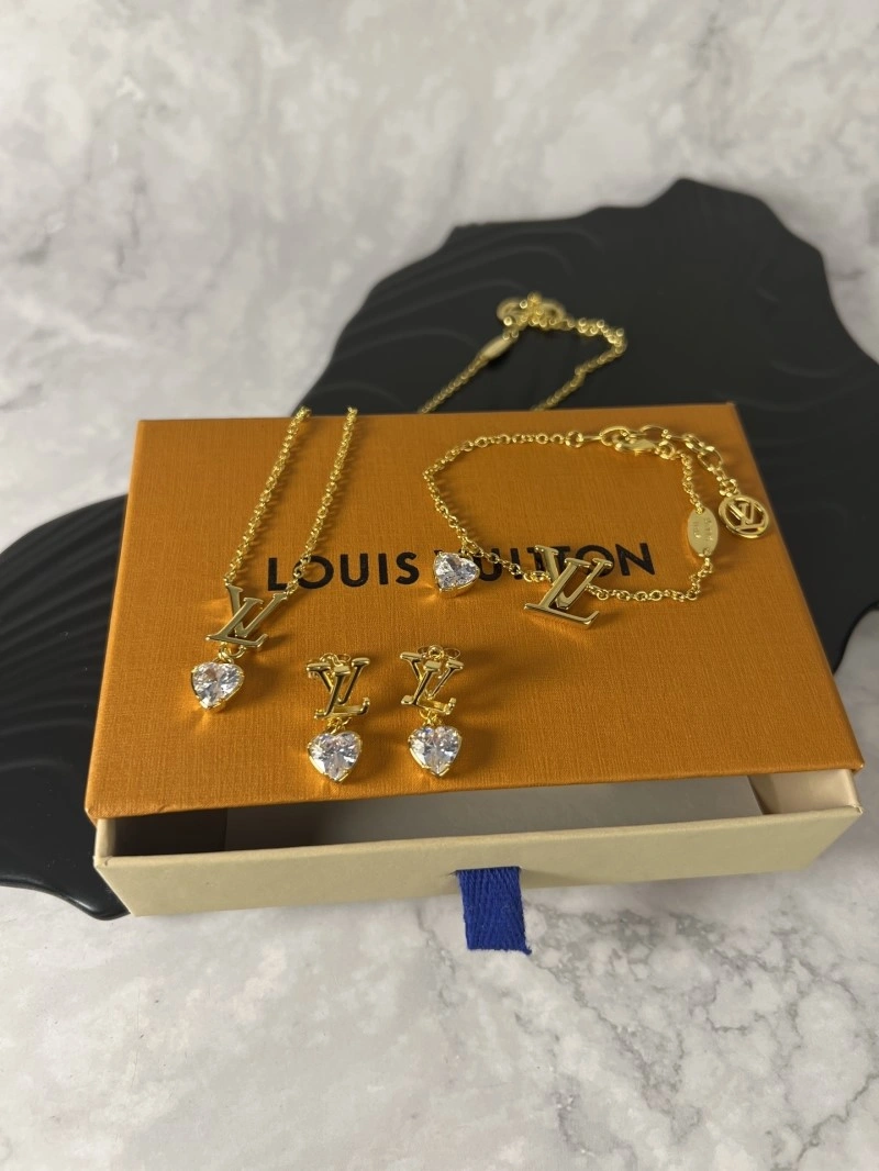 Soft Louis Vuitton Brooches 248166