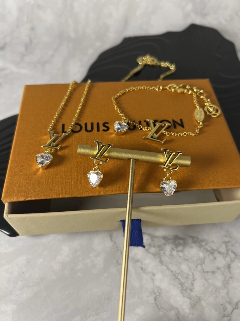 Soft Louis Vuitton Brooches 248166