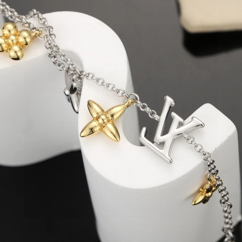 Louis Vuitton Brooches UrbanChic 248138