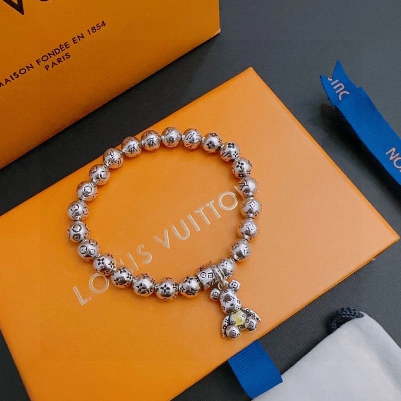 Packable Louis Vuitton Brooches 248156