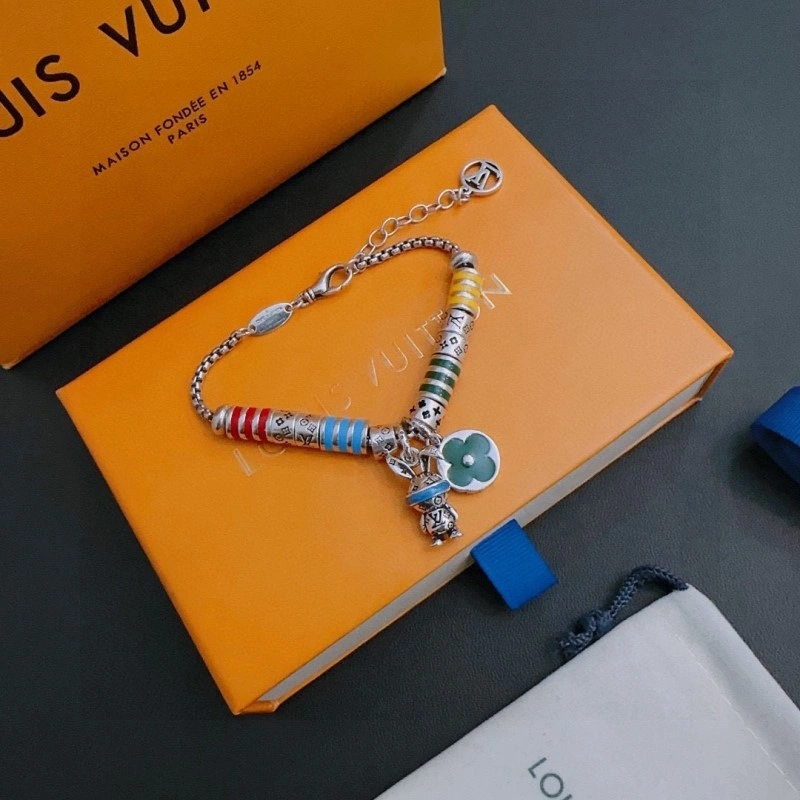 Louis Vuitton Brooches Premium 248136