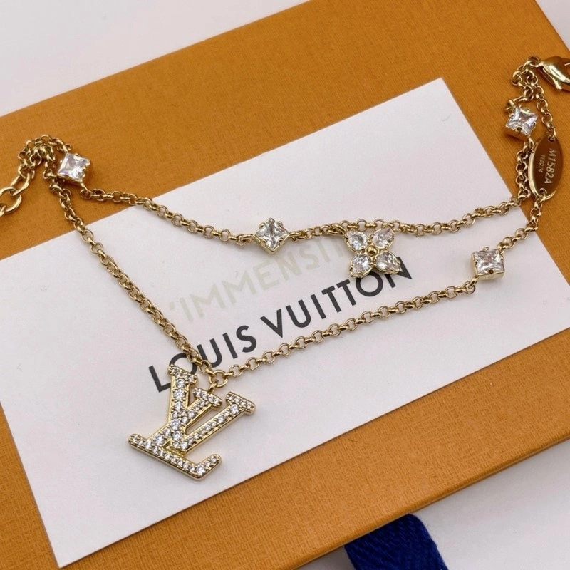 Louis Vuitton Brooches Stretchable 248134