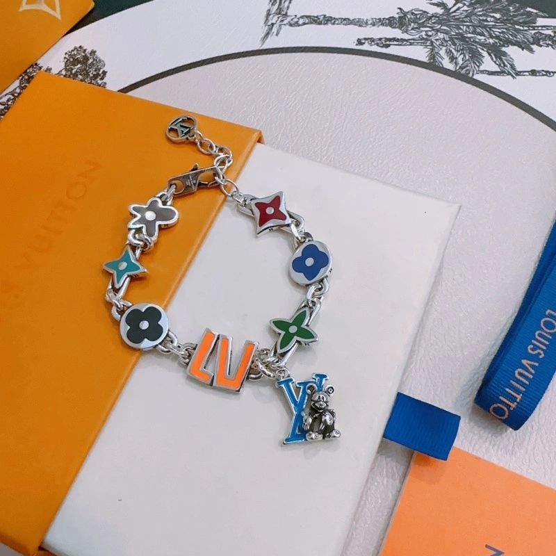 Louis Vuitton Brooches OnTrend 248110