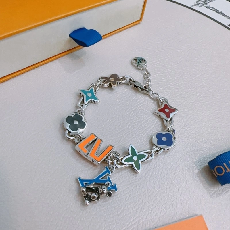 Louis Vuitton Brooches OnTrend 248110