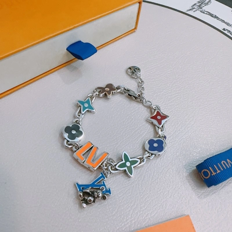 Louis Vuitton Brooches OnTrend 248110
