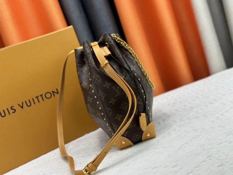 Casual Louis Vuitton Bucket Bags 80482