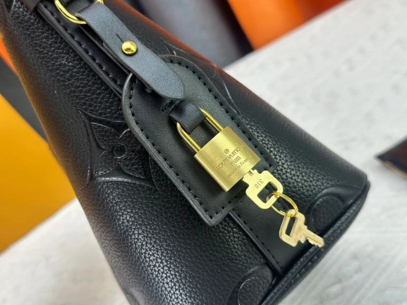 Louis Vuitton Bucket Bags Refined 80491