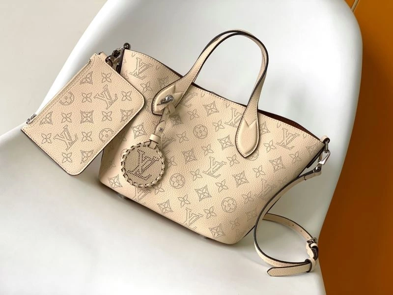 WeatherProof Louis Vuitton Bucket Bags 94434