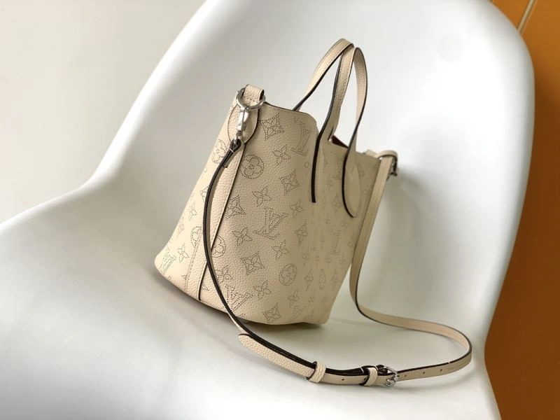 WeatherProof Louis Vuitton Bucket Bags 94434