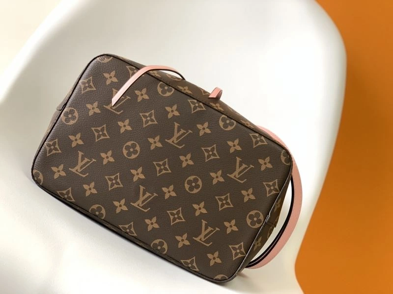 RelaxedFit Louis Vuitton Bucket Bags 94453