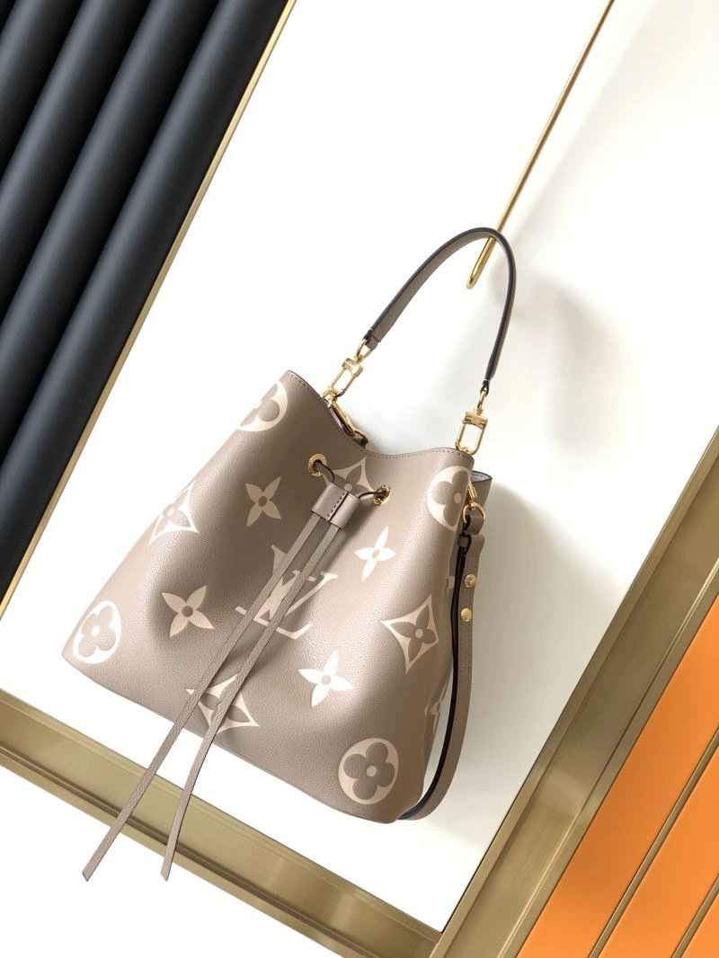 Versatile Louis Vuitton Bucket Bags 94395