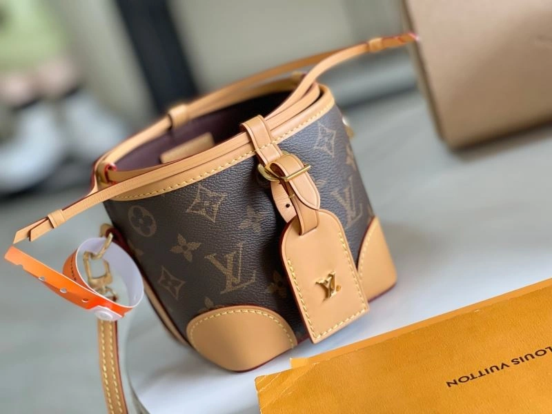 Tailored Louis Vuitton Bucket Bags 94103