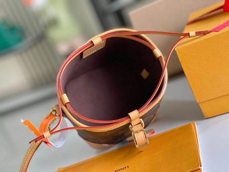 Tailored Louis Vuitton Bucket Bags 94103