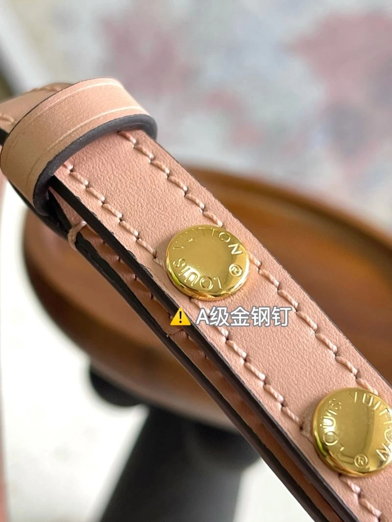 ModernLook Louis Vuitton Bucket Bags 94062