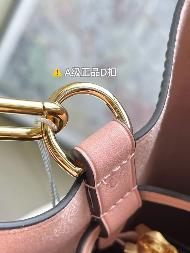 ModernLook Louis Vuitton Bucket Bags 94062