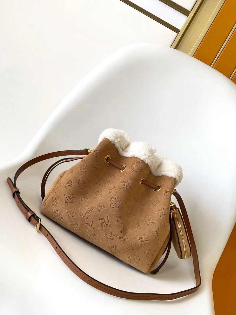 Sustainable Louis Vuitton Bucket Bags 93684
