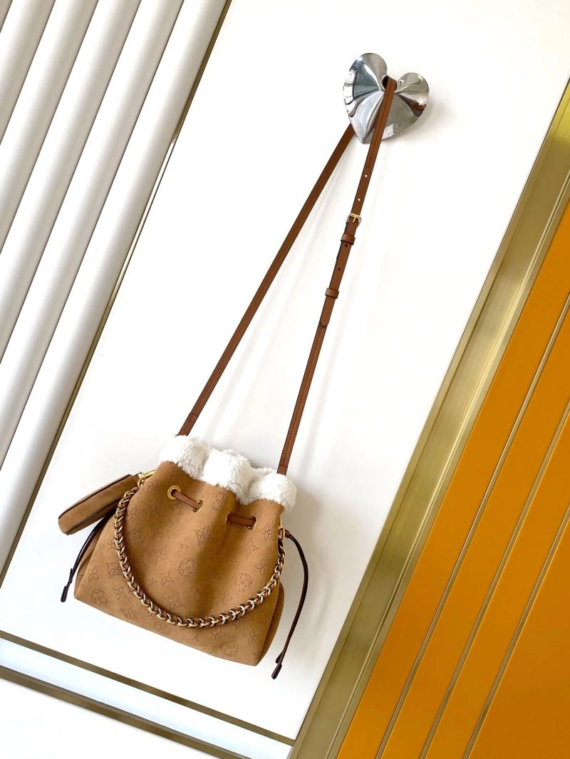 Sustainable Louis Vuitton Bucket Bags 93684