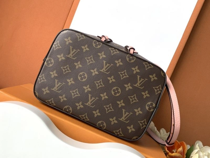 Unisex Louis Vuitton Bucket Bags 93641