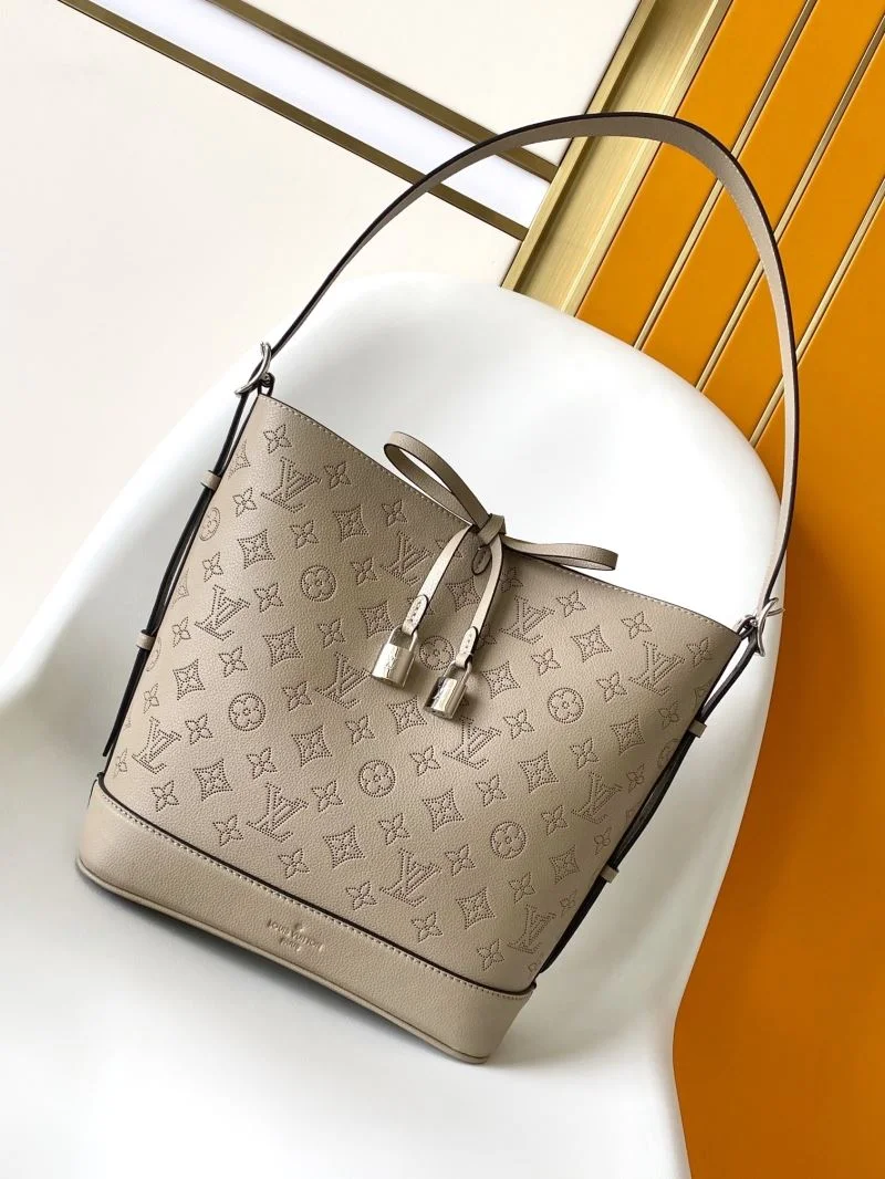 Soft Louis Vuitton Bucket Bags 43395