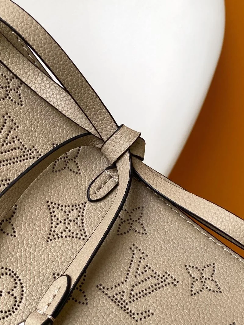 Soft Louis Vuitton Bucket Bags 43395