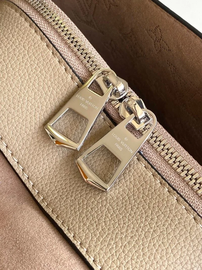 Soft Louis Vuitton Bucket Bags 43395
