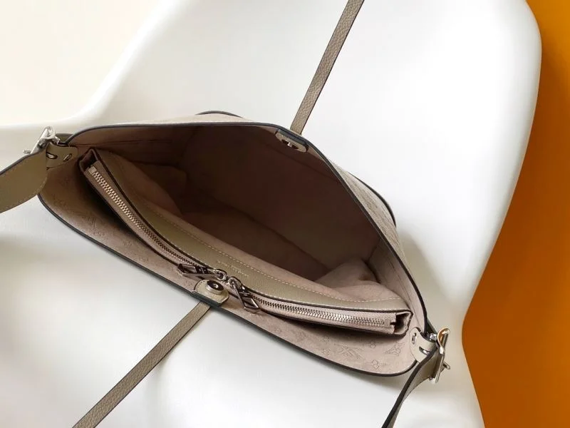 Soft Louis Vuitton Bucket Bags 43395