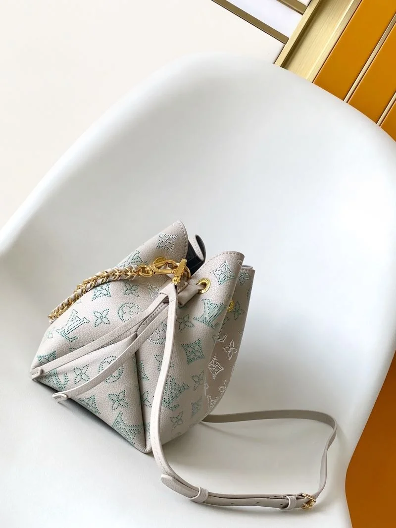 Louis Vuitton Bucket Bags Sleek 43095
