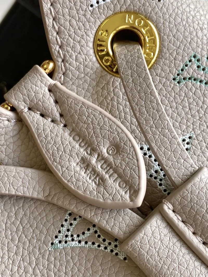 Louis Vuitton Bucket Bags Sleek 43095
