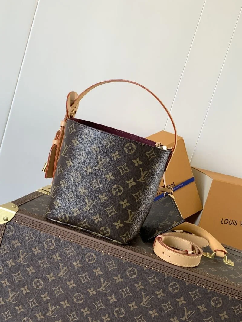 FlexibleFit Louis Vuitton Bucket Bags 43001
