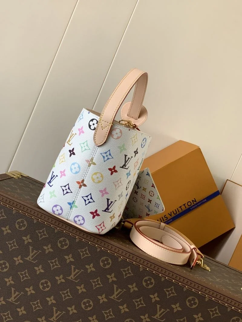 Sleek Louis Vuitton Bucket Bags 43012